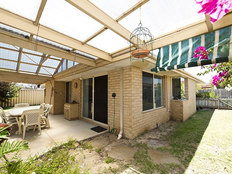 19 Old Lake Grove, Wilson WA 6107