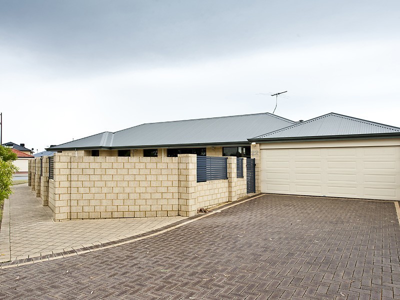 22 Mosman Loop, Success WA 6164