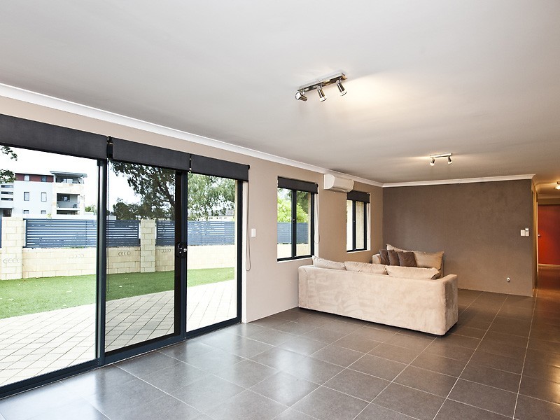 22 Mosman Loop, Success WA 6164