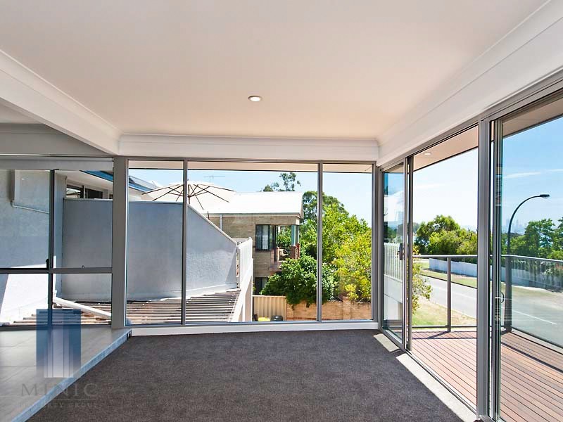 2 Groves Avenue, Attadale WA 6156