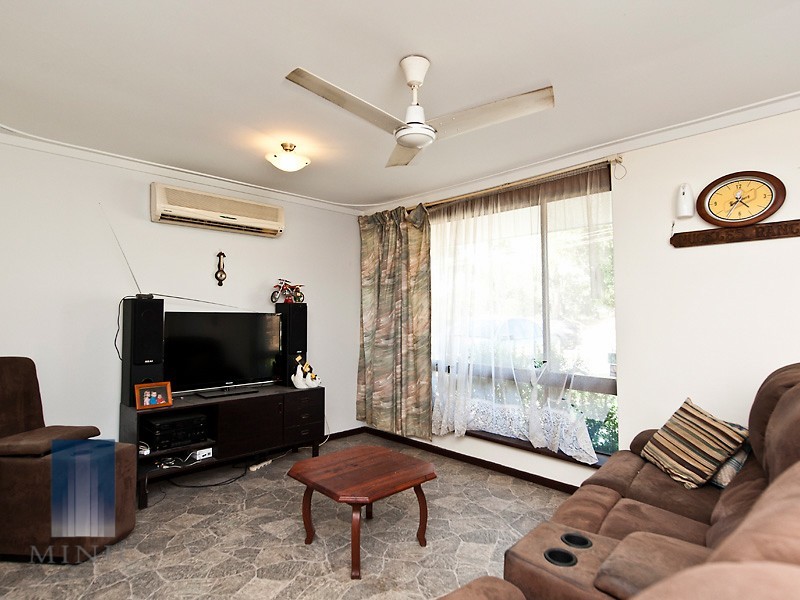 72 Lester Drive, Thornlie WA 6108