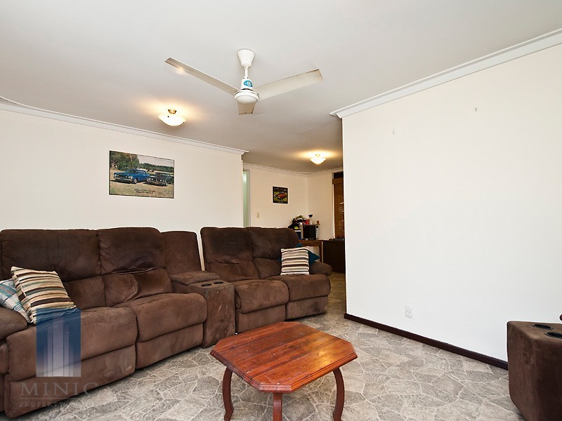 72 Lester Drive, Thornlie WA 6108