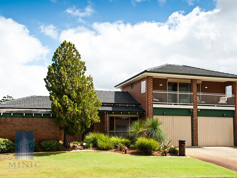 69 Inverness Circle, Camillo WA 6111