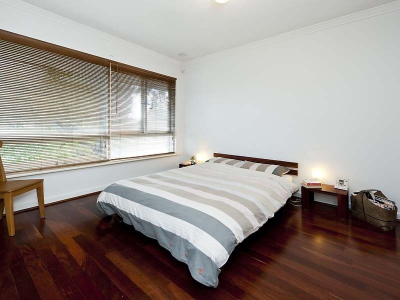 24 Tricourt Grove, Riverton WA 6148