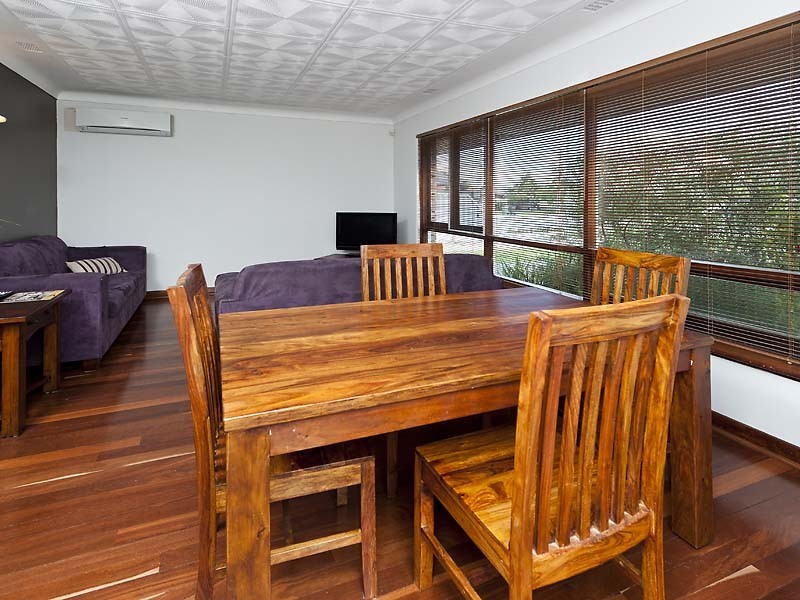 24 Tricourt Grove, Riverton WA 6148