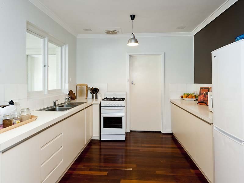 24 Tricourt Grove, Riverton WA 6148