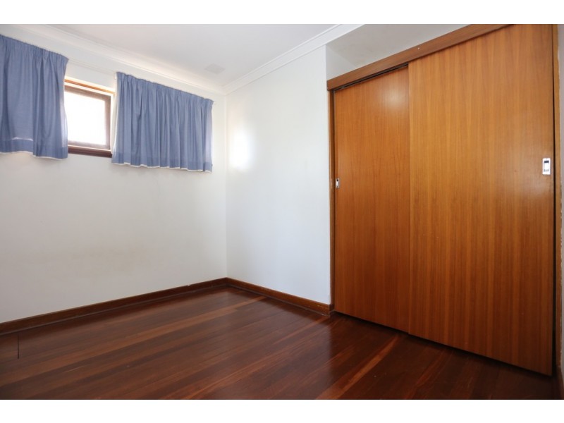 24 Tricourt Grove, Riverton WA 6148