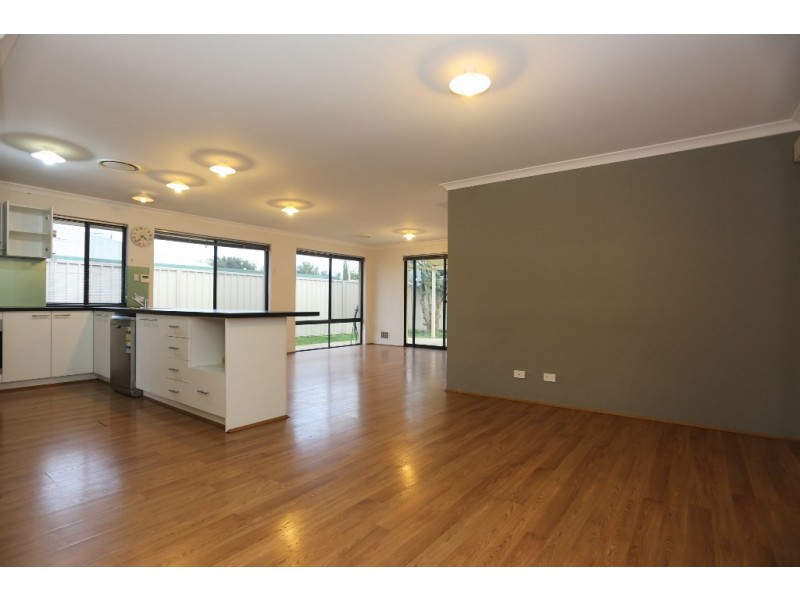 24 Farnaby Lane, Beckenham WA 6107