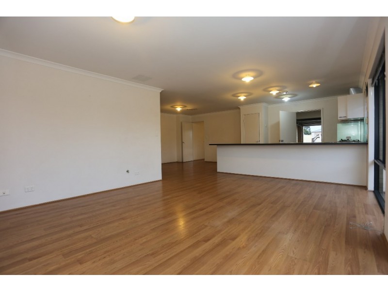 24 Farnaby Lane, Beckenham WA 6107