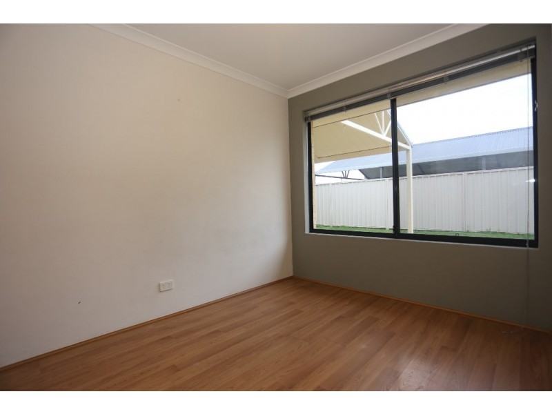 24 Farnaby Lane, Beckenham WA 6107