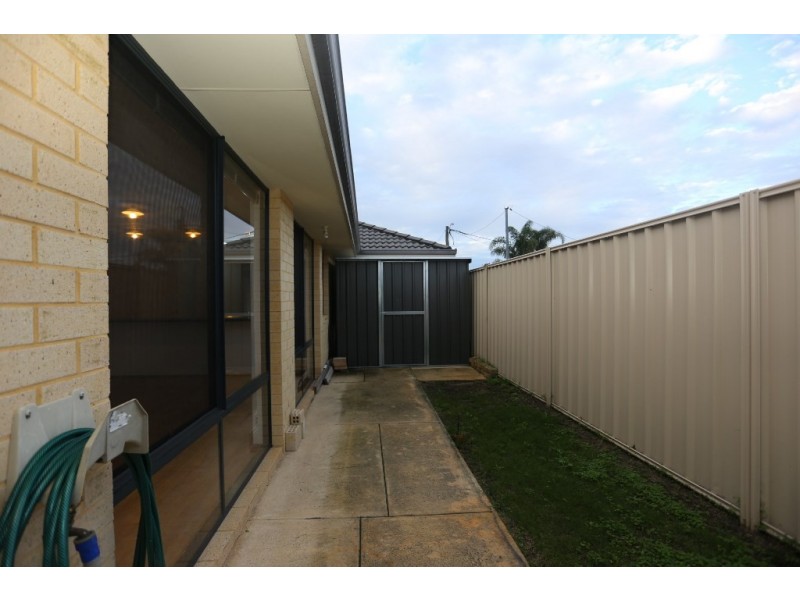 24 Farnaby Lane, Beckenham WA 6107