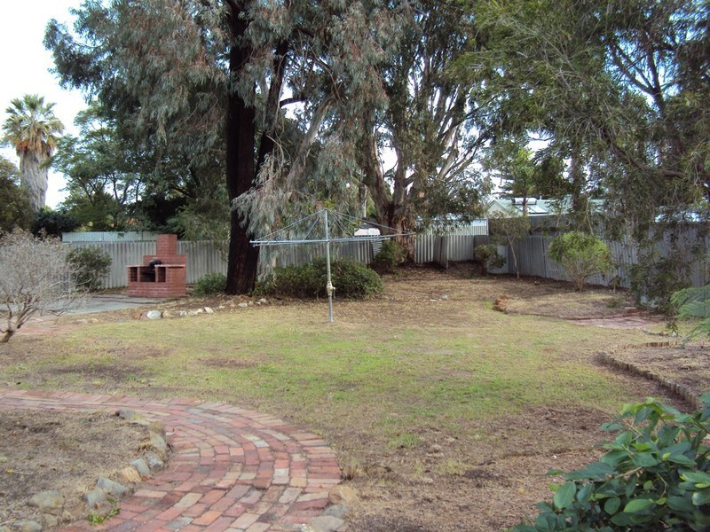 11 Stellar Court, Beckenham WA 6107