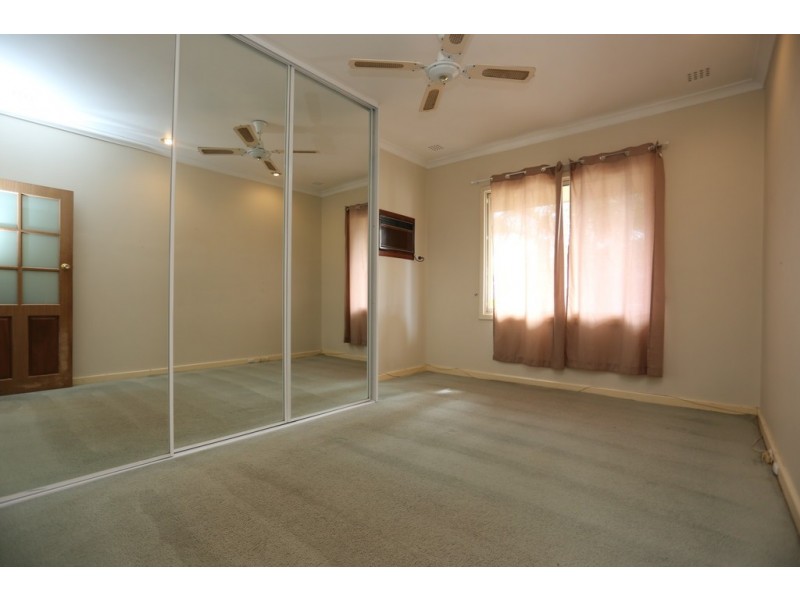 4 Southgate Road, Langford WA 6147