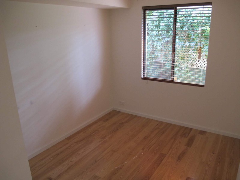 1B Hopkinson Way, Wilson WA 6107