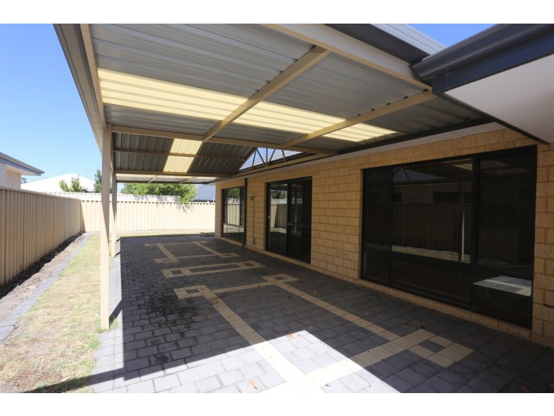 305 Tapper Road, Atwell WA 6164