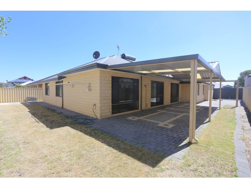 305 Tapper Road, Atwell WA 6164