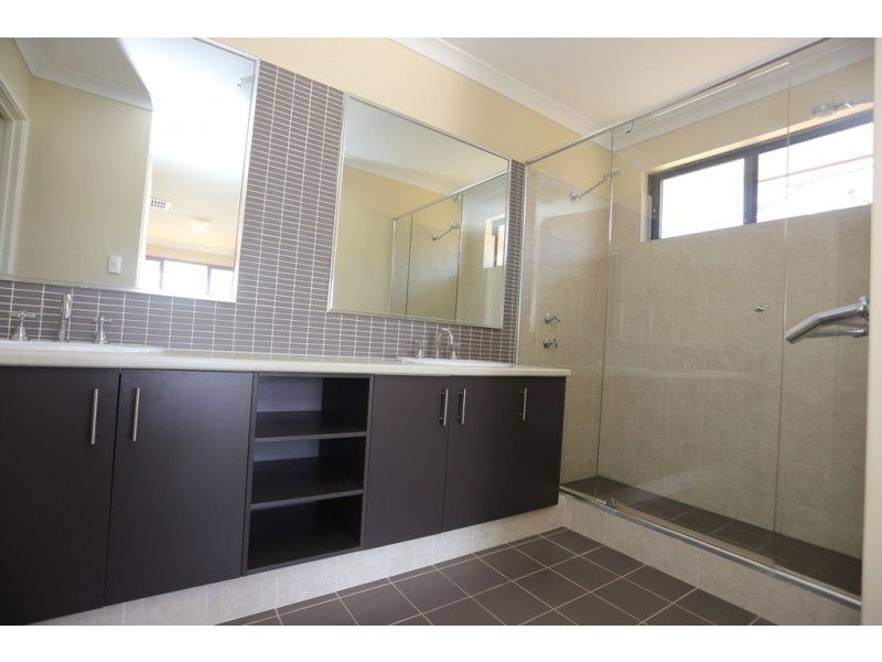 305 Tapper Road, Atwell WA 6164