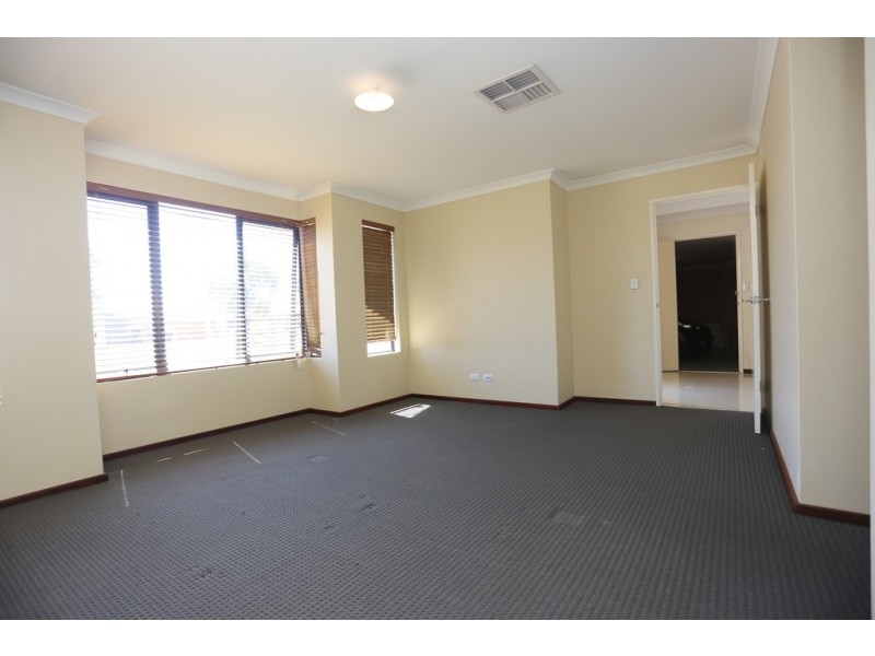 305 Tapper Road, Atwell WA 6164