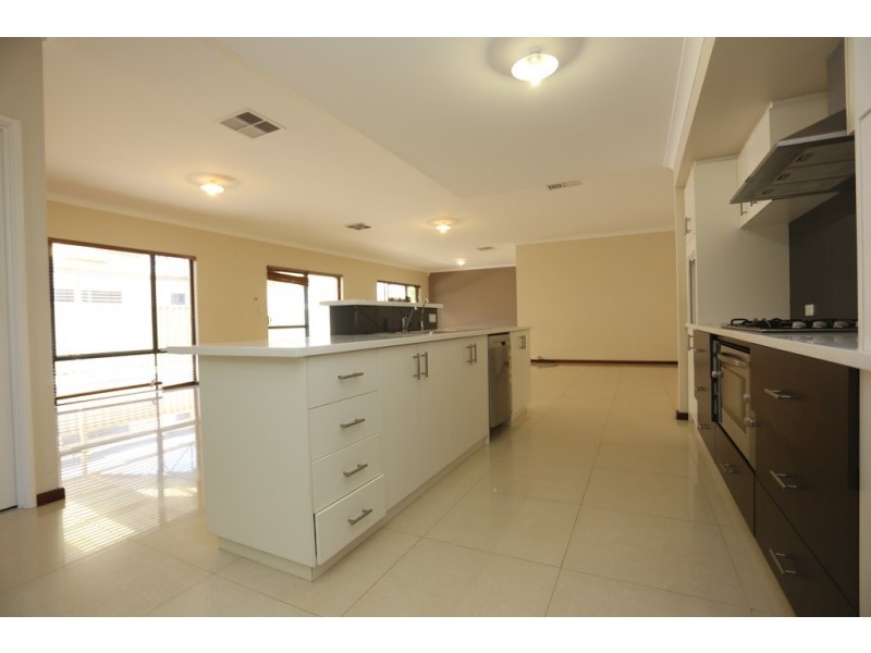 305 Tapper Road, Atwell WA 6164