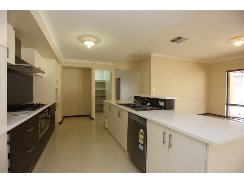 305 Tapper Road, Atwell WA 6164