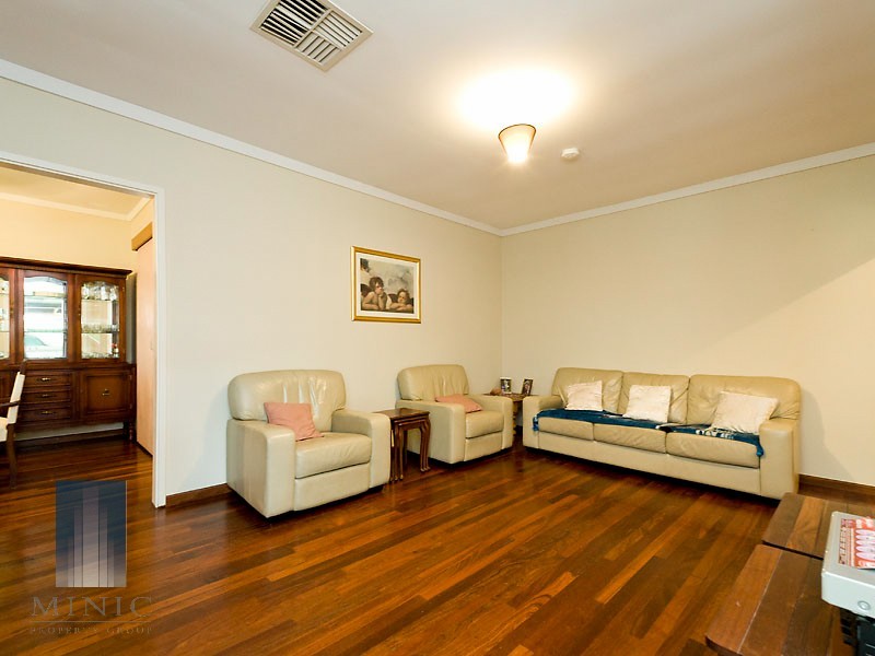 7 Opal Place, Riverton WA 6148
