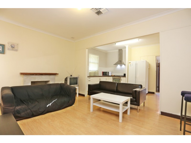 18 EUREKA ROAD, Wilson WA 6107