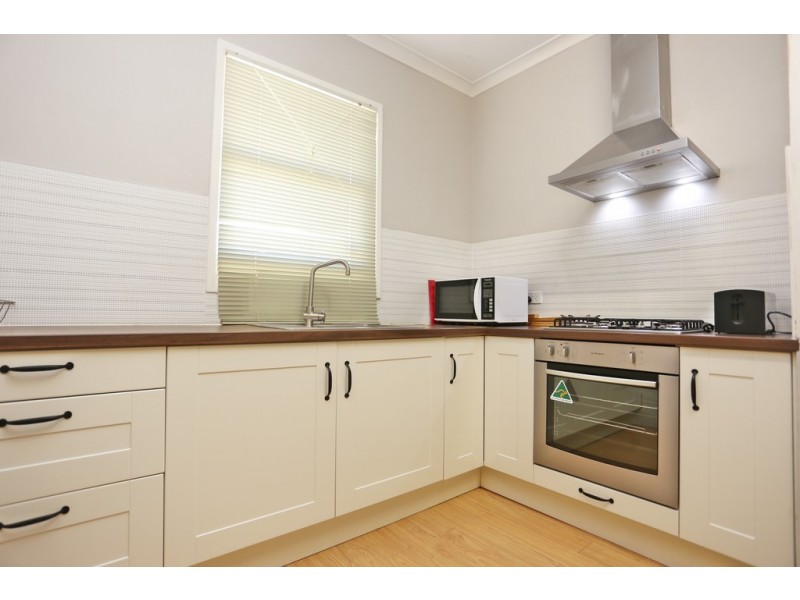 18 EUREKA ROAD, Wilson WA 6107