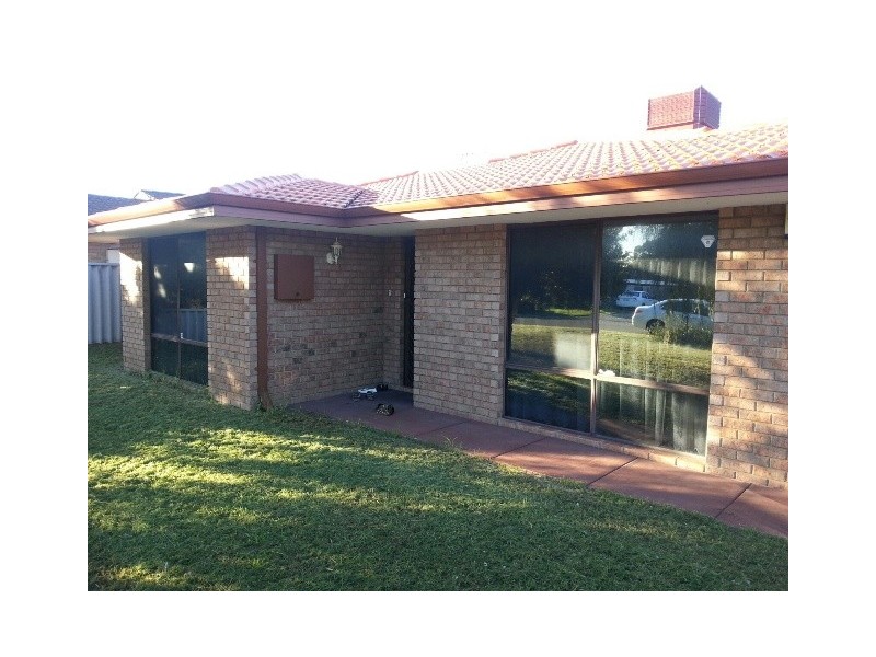 17 Myrna Way, Parkwood WA 6147