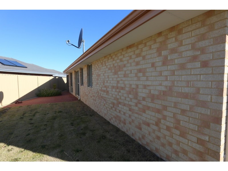 32 Darton Loop, Bertram WA 6167