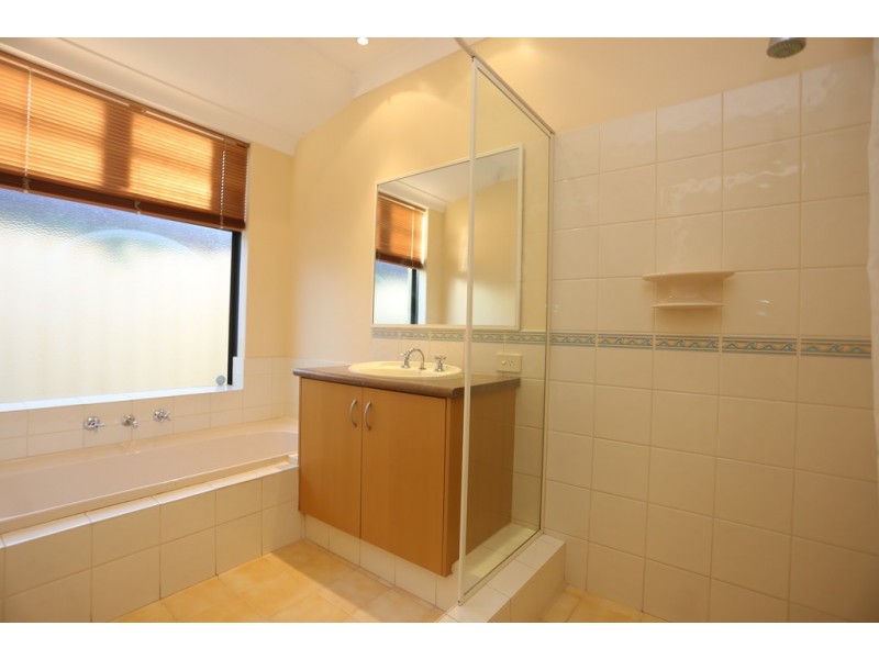 13 Canton Vista, Canning Vale WA 6155