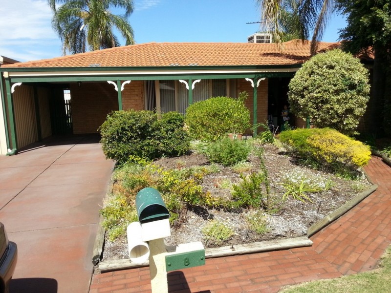 8 Brunswick Road, Thornlie WA 6108