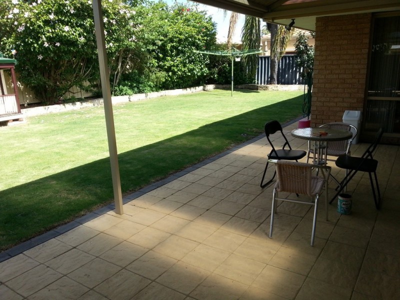 8 Brunswick Road, Thornlie WA 6108