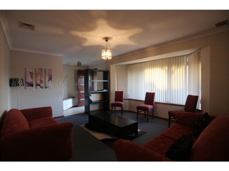 8 Brunswick Road, Thornlie WA 6108