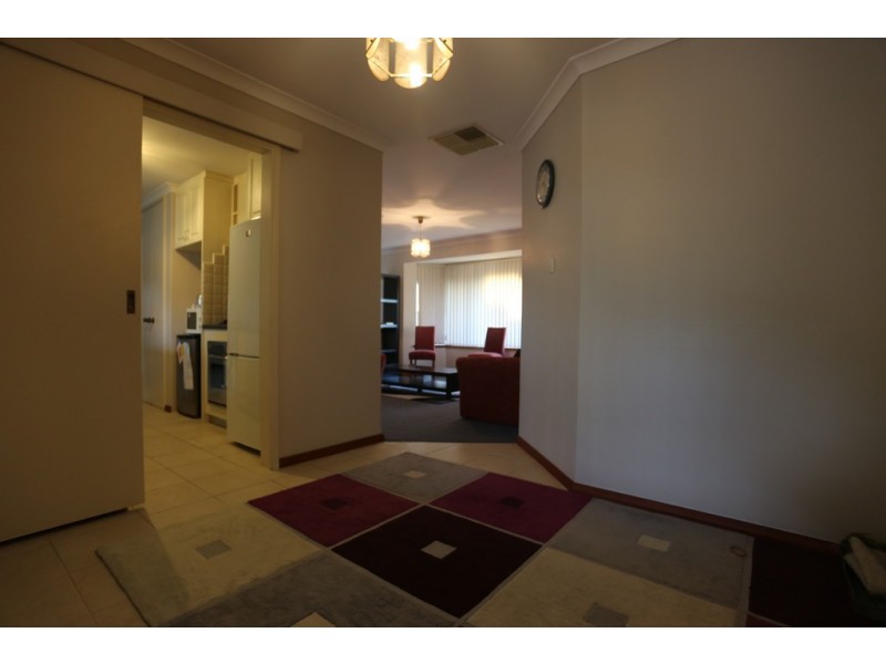 8 Brunswick Road, Thornlie WA 6108