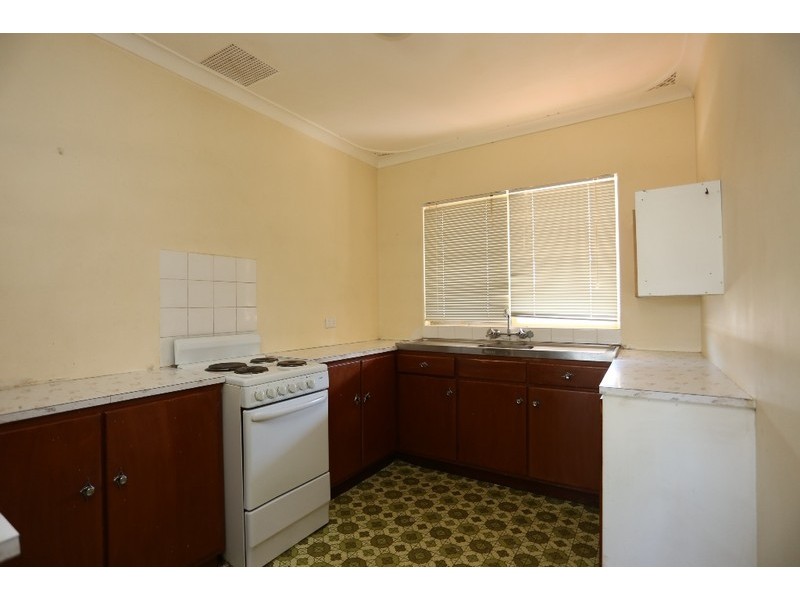 4 Herndon Close, East Cannington WA 6107