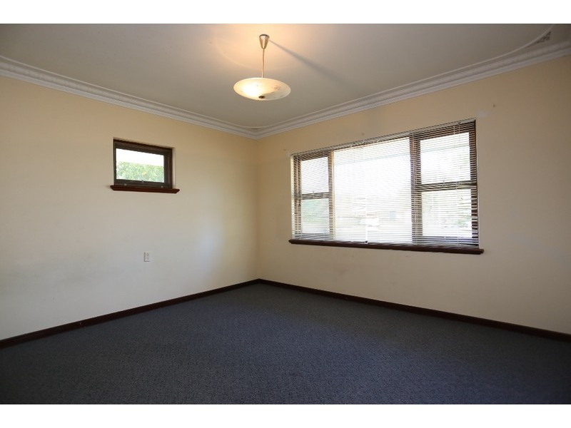 4 Herndon Close, East Cannington WA 6107