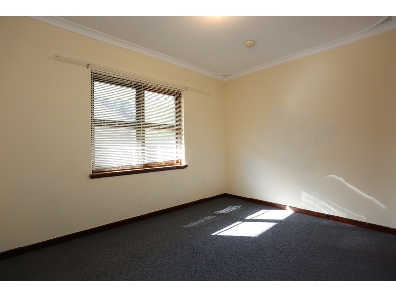 4 Herndon Close, East Cannington WA 6107