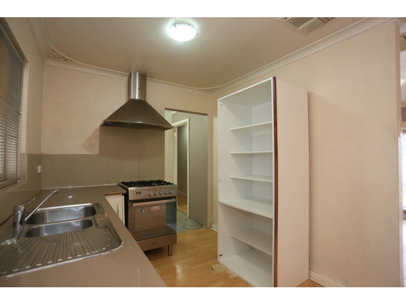 14 LOWTH RD, Beckenham WA 6107