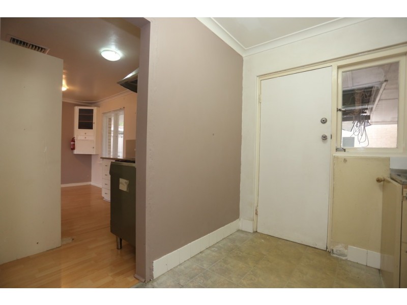 14 LOWTH RD, Beckenham WA 6107