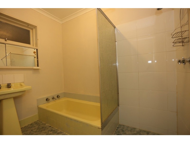 14 LOWTH RD, Beckenham WA 6107