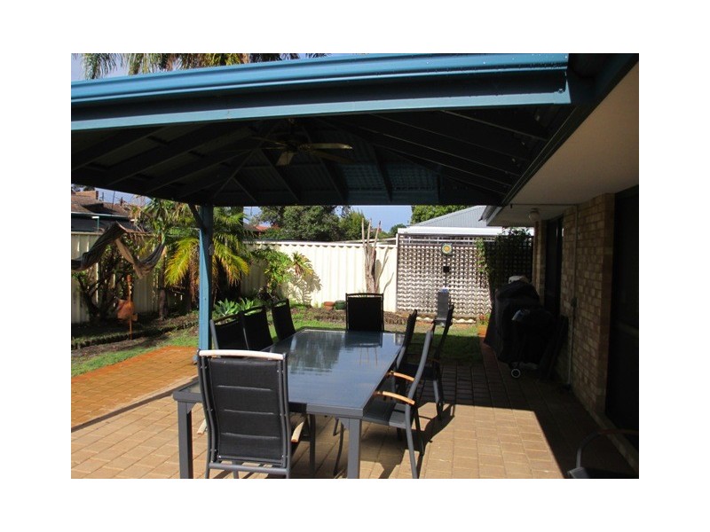 215 Corinthian Rd East, Riverton WA 6148