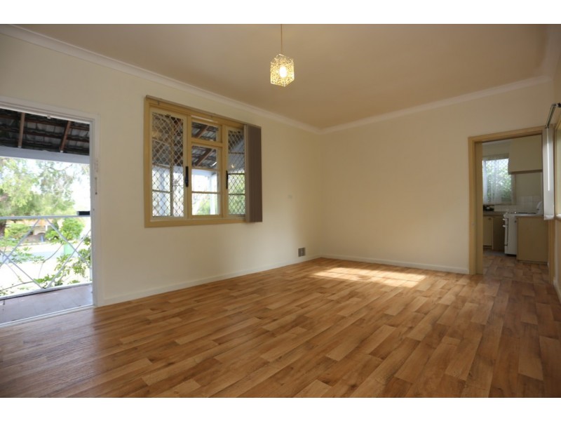 4 Indle Street, Willagee WA 6156