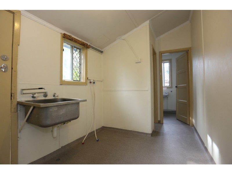 4 Indle Street, Willagee WA 6156