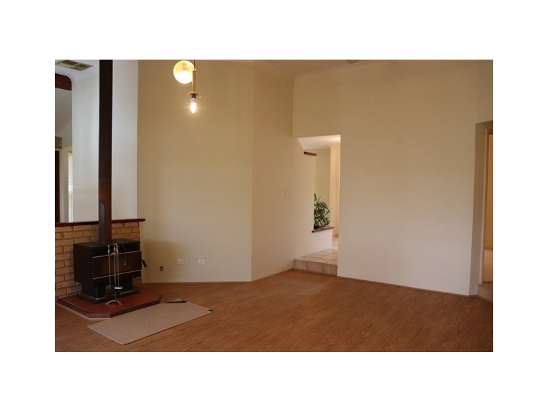 76 Farrington Road, Leeming WA 6149