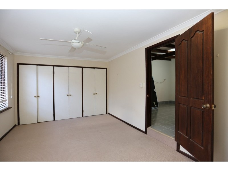 4 Clovelly Crescent, Lynwood WA 6147