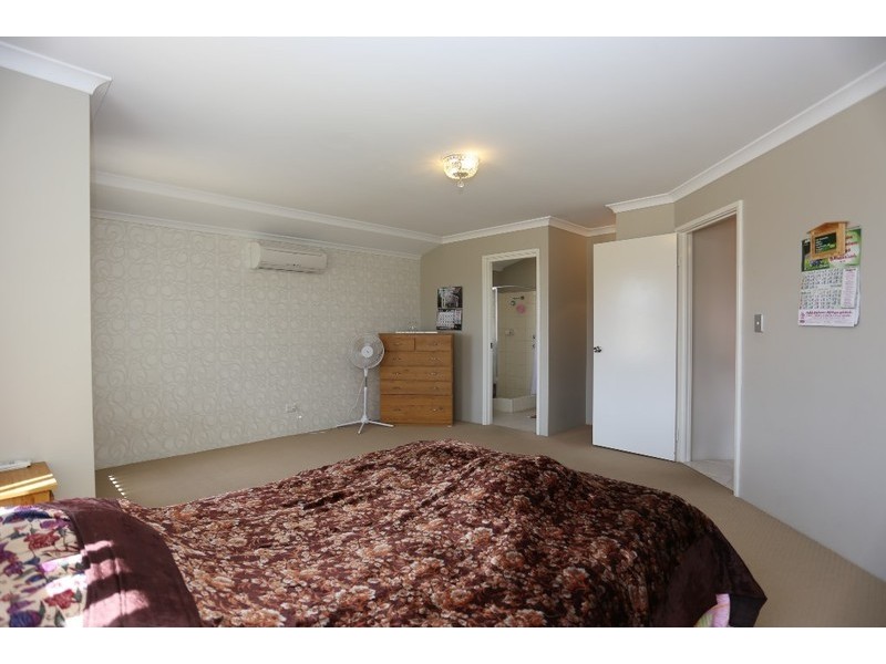 18 Quokka Street, Wattle Grove WA 6107