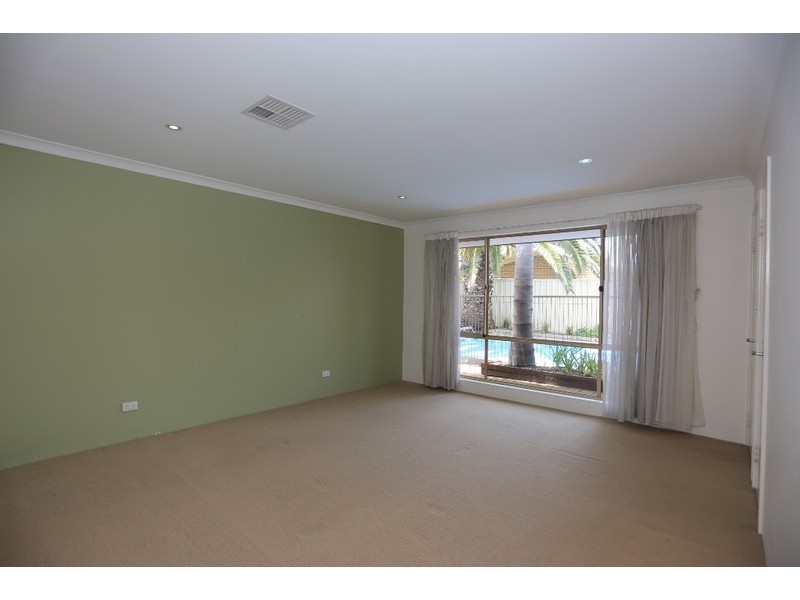 163 Vellgrove Avenue, Parkwood WA 6147