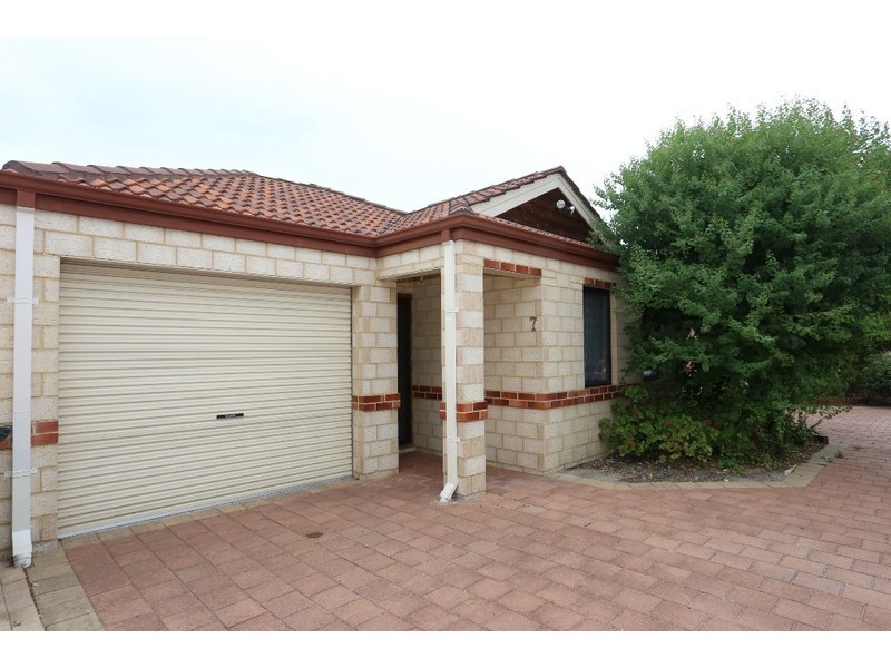 7/161 Sevenoaks Street, Cannington WA 6107
