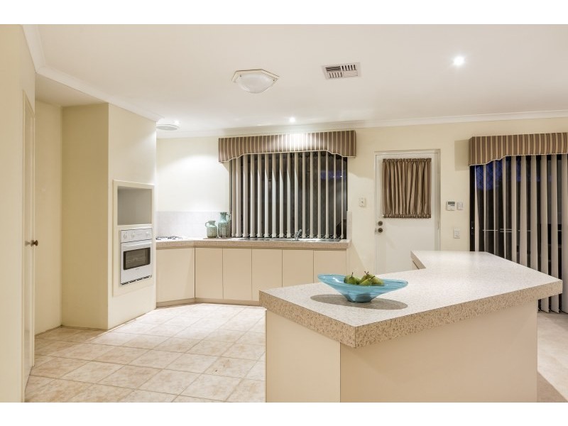 15 Killaloe Place, Waterford WA 6152