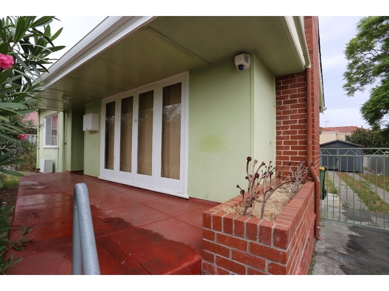 8 McKay Street, Bentley WA 6102